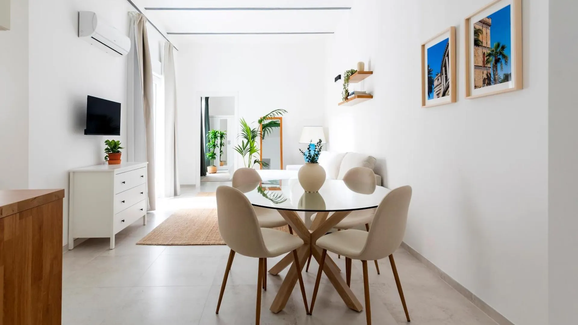 With Love, Apartment 4 Palermo 0*,  Italien